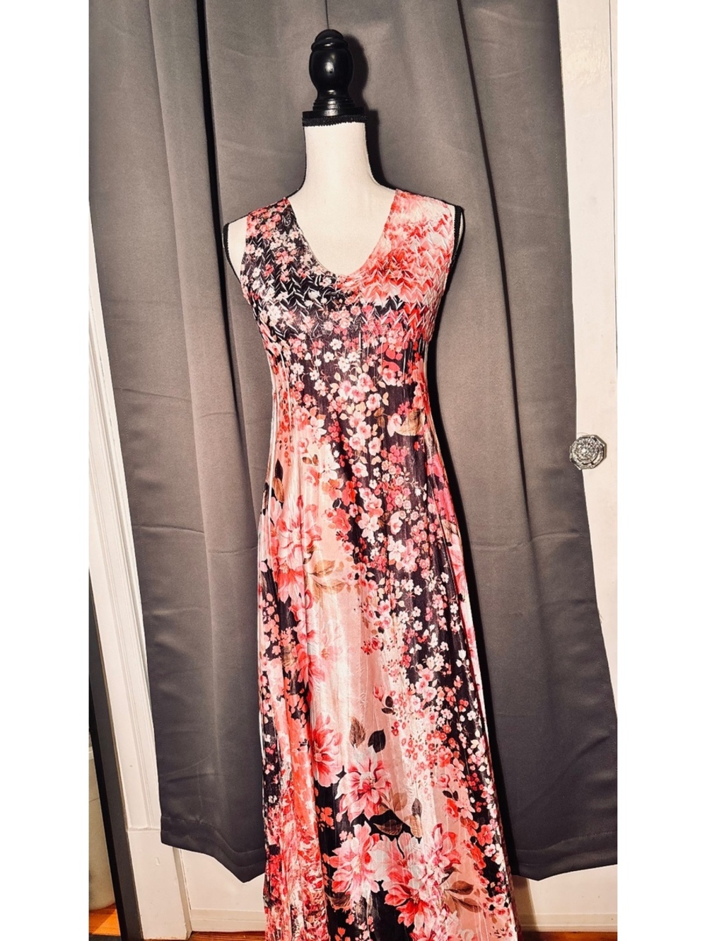 Komarov Elegant Floral Maxi Sleeveless Pink Maxi Dress Pleated - Size Small